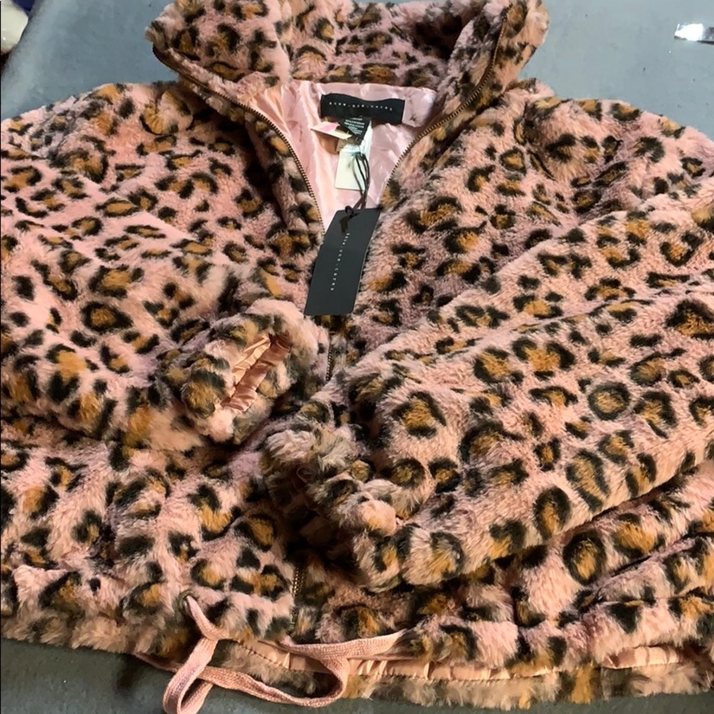 HOLD❌Victorias secret pink cheetah fuzzy coat - Picture 1 of 3
